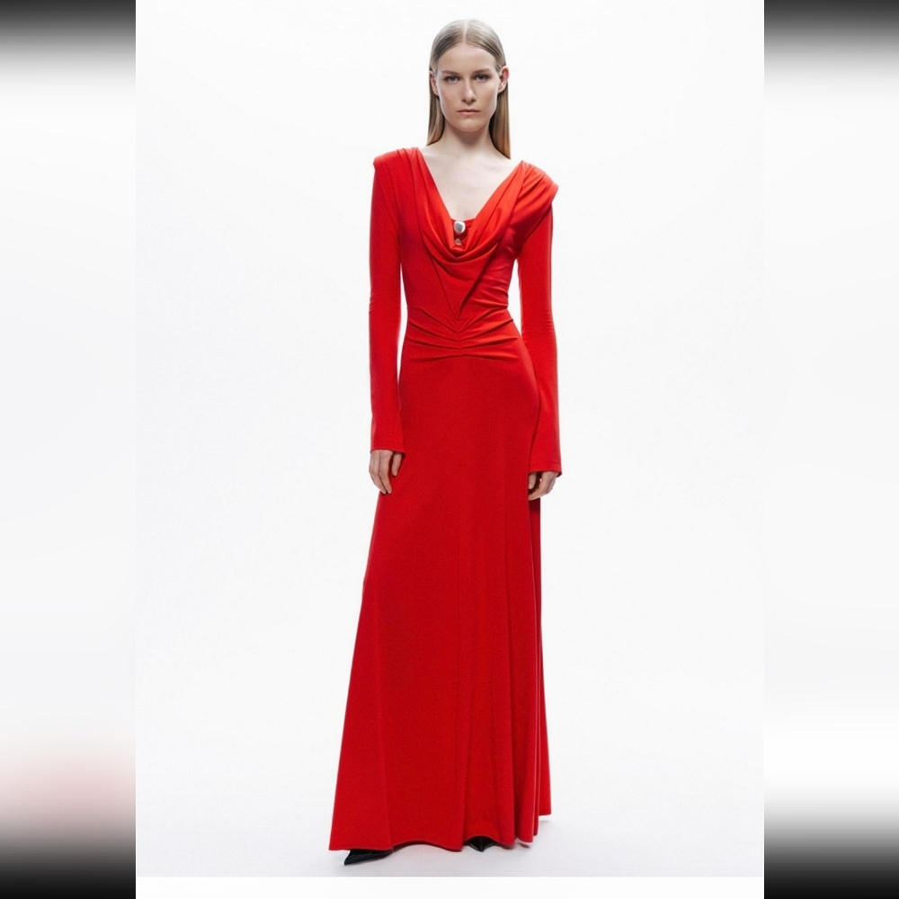 Chic Scarlet Long Sleeve Dress